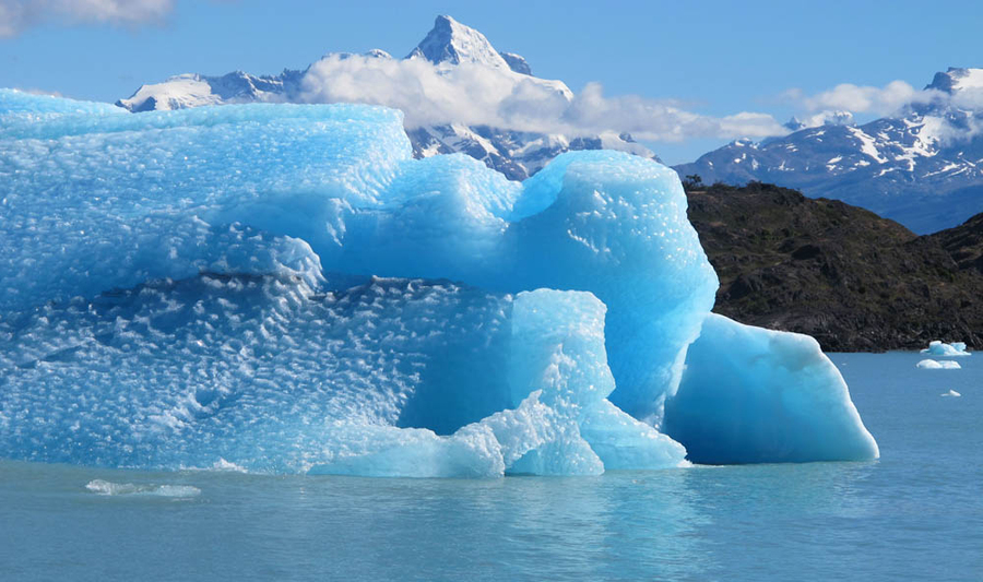 ice chunk calving Aplicações de Sensores Ambientais na Compreensão das Mudanças Climáticas